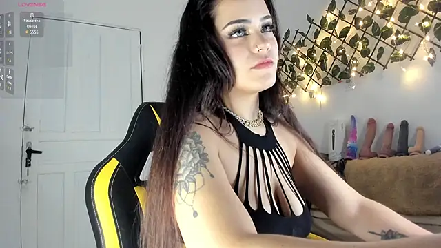 Snapshot of Chica_hot_dirty chatting on 10, 3, 2025 Chica hot dirty online show from 10, 3, 2025