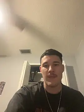 Snapshot of Shaded24 chatting on 3, 12, 2025 Shaded24 online show from 3, 12, 2025