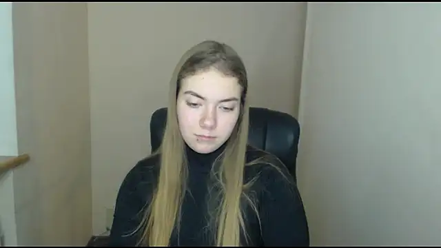 Snapshot of zoey_deuttch chatting on 12, 12, 2024 zoey deuttch online show from 12, 12, 2024