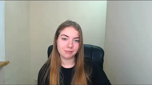 Snapshot of zoey_deuttch chatting on 13, 12, 2024 zoey deuttch online show from 13, 12, 2024