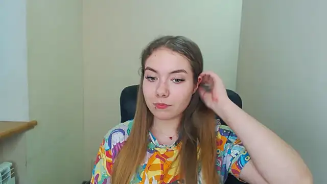 Snapshot of zoey_deuttch chatting on 5, 1, 2025 zoey deuttch online show from 5, 1, 2025