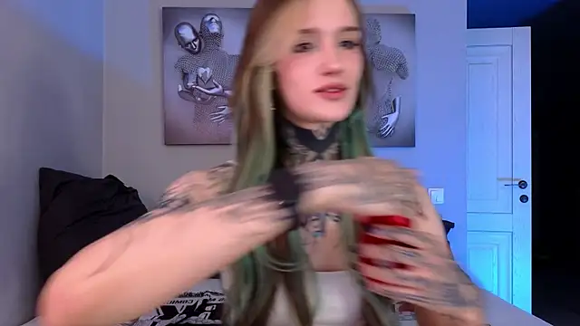 SophieInkk online show from 10, 9, 2025