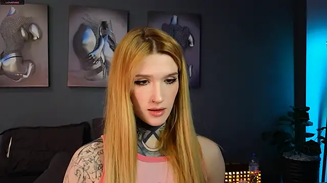 SophieInkk online show from 9, 3, 2025