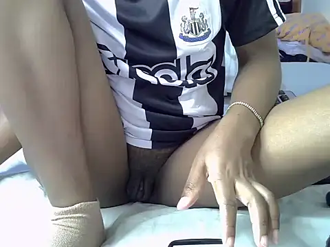 Snapshot of Elbony_ray chatting on 3, 12, 2025 Elbony ray online show from 3, 12, 2025