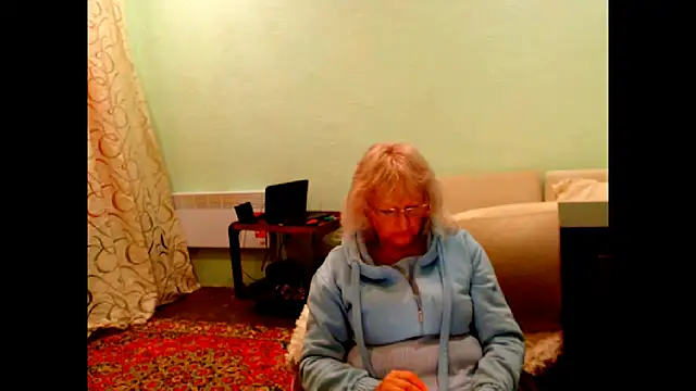 Snapshot of Natali7634 chatting on 12, 10, 2025 Natali7634 online show from 12, 10, 2025