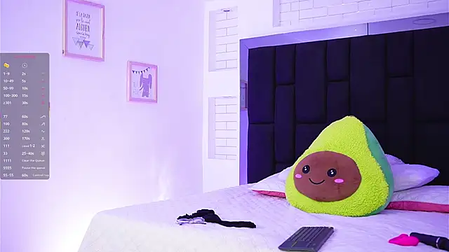 Marianamonroe  online show from 7, 11, 2025