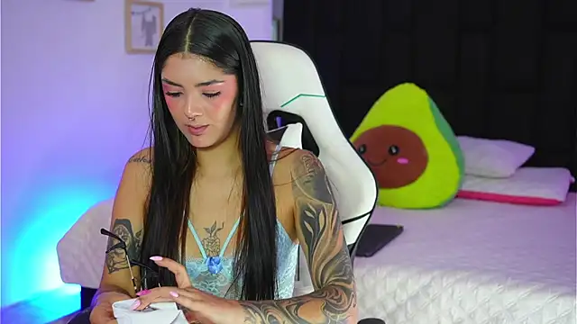 Marianamonroe  online show from 13, 2, 2026