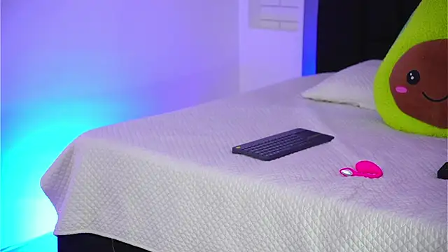 Marianamonroe  online show from 9, 2, 2026