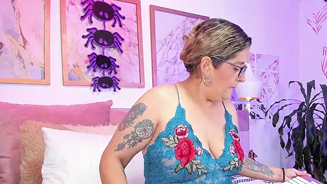 ValeryHart1 online show from 9, 10, 2025