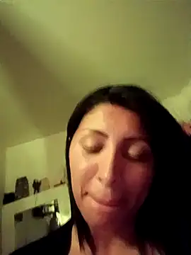 tiffani  love online show from 17, 10, 2025