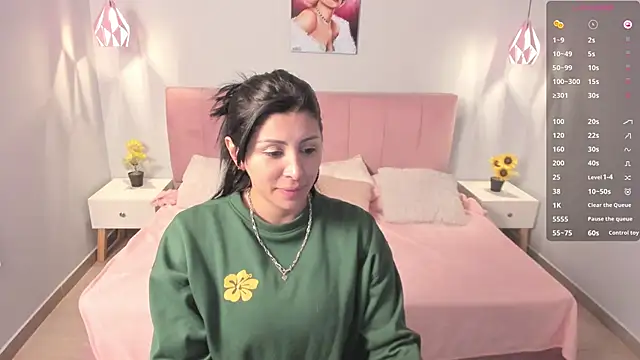 tiffani  love online show from 17, 3, 2025