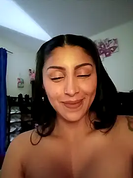 tiffani  love online show from 22, 9, 2025