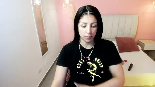 tiffani  love online show from 8, 3, 2025