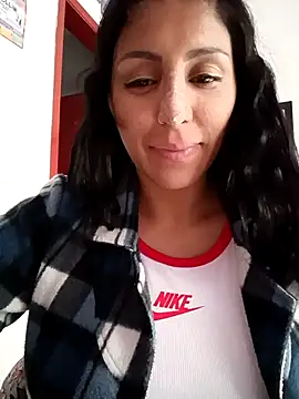 tiffani  love online show from 19, 9, 2025