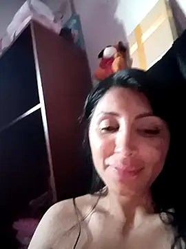 tiffani  love online show from 20, 10, 2025