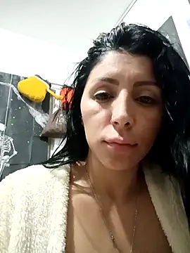 tiffani  love online show from 11, 2, 2026