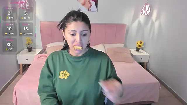 tiffani  love online show from 22, 3, 2025