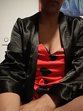 tiffani  love online show from 29, 7, 2026