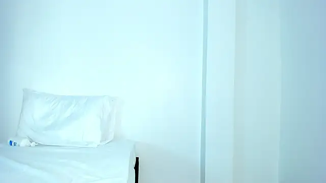 Emi latingirl online show from 14, 5, 2026