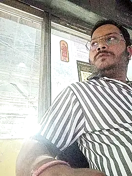 DeepakXxxR86 online show from 6, 1, 2026