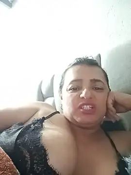 Emily0215 online show from 8, 6, 2026