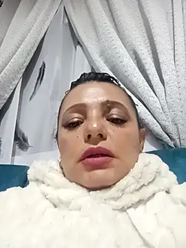 Emily0215 online show from 5, 2, 2026
