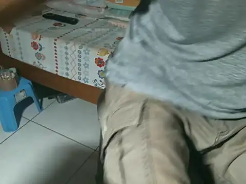 triangle0623 online show from 25, 10, 2025