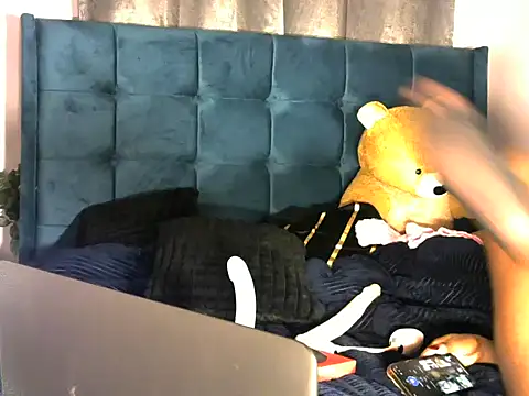 Petite lexii online show from 12, 11, 2025