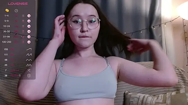 Honey Iris  online show from 27, 12, 2024