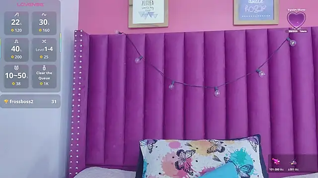 kinkyhousewifee online show from 5, 12, 2025