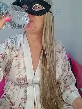 titiasexy online show from 22, 10, 2025