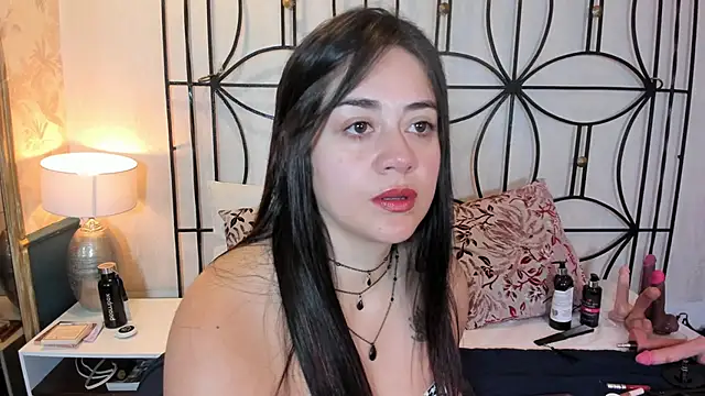 nahomi sweett online show from 22, 9, 2025