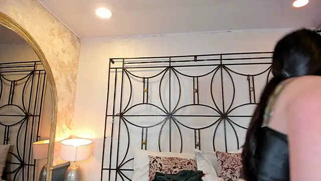 nahomi sweett online show from 21, 9, 2025