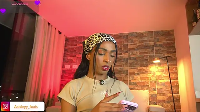 Ashleey Fox online show from 14, 3, 2026