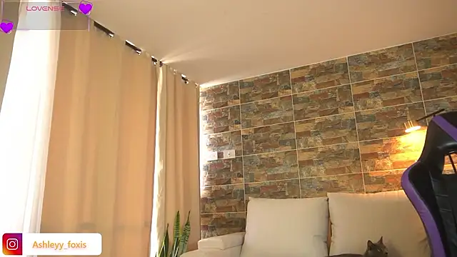 Ashleey Fox online show from 14, 3, 2026