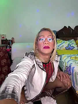 Candy-love87 online show from 13, 5, 2026