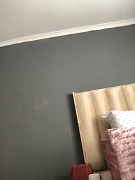 Nicole Liam  online show from 21, 10, 2025