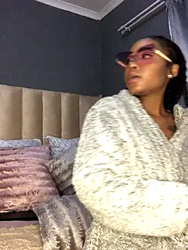 Nicole Liam  online show from 11, 10, 2025