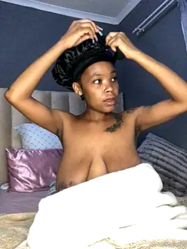 Nicole Liam  online show from 21, 10, 2025