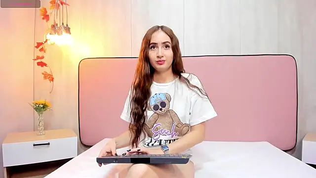 Snapshot of AlissonMartin chatting on 6, 11, 2025 AlissonMartin online show from 6, 11, 2025