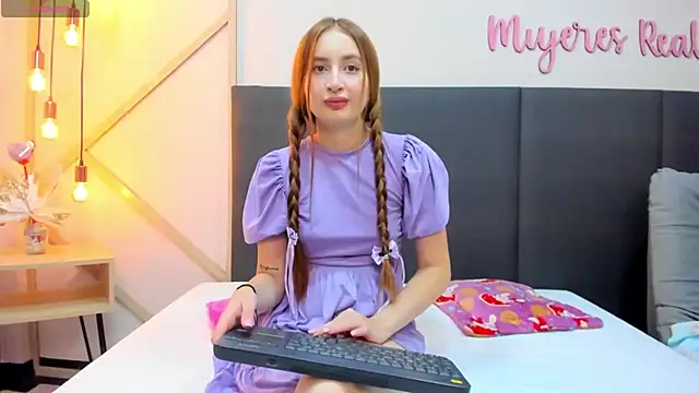 Snapshot of AlissonMartin chatting on 8, 3, 2025 AlissonMartin online show from 8, 3, 2025