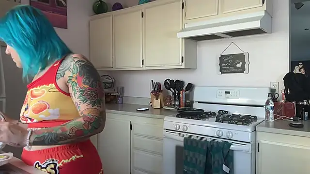 CherryBombBomb online show from 12, 9, 2025