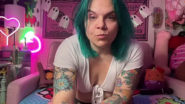 CherryBombBomb online show from 24, 10, 2025