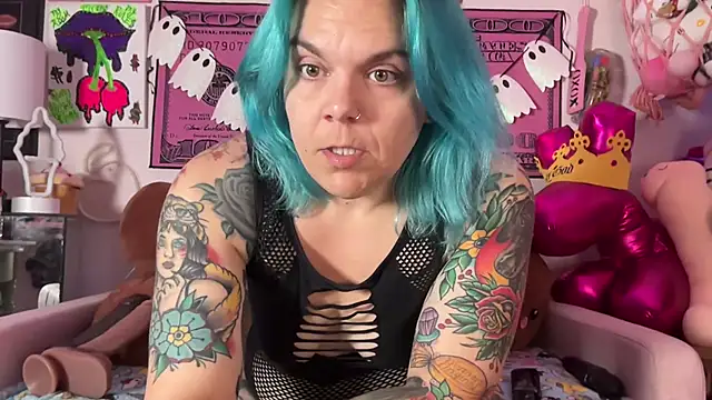 CherryBombBomb online show from 26, 9, 2025