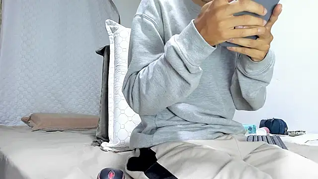 Aronxxs online show from 27, 2, 2025