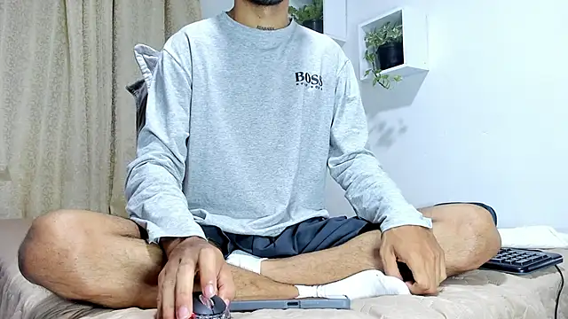 Aronxxs online show from 3, 3, 2025