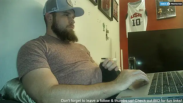 Snapshot of dikdowndaddy chatting on 8, 7, 2026 dikdowndaddy online show from 8, 7, 2026