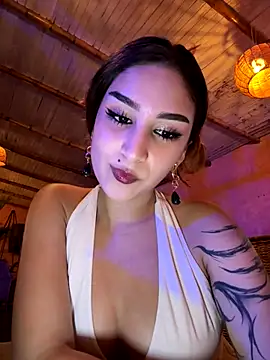 Snapshot of Mon_Cherry chatting on 28, 10, 2025 Mon Cherry online show from 28, 10, 2025