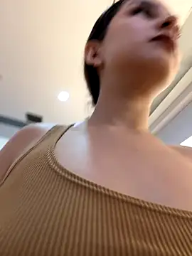 Snapshot of Mon_Cherry chatting on 7, 10, 2025 Mon Cherry online show from 7, 10, 2025