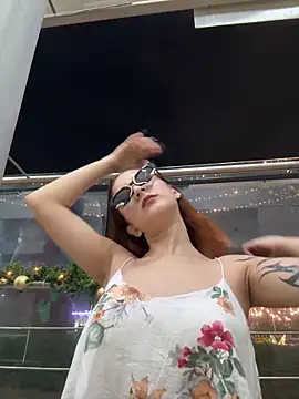 Snapshot of Mon_Cherry chatting on 17, 12, 2025 Mon Cherry online show from 17, 12, 2025